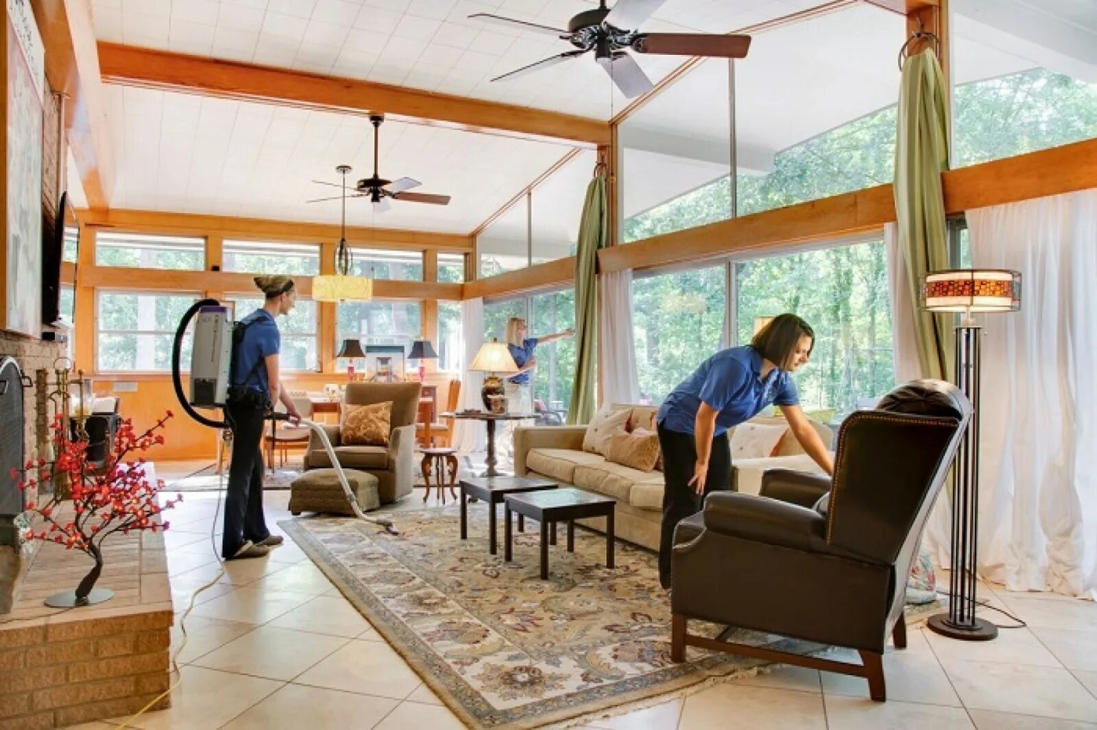 клининг гостиниц. чистота в квартире. уборка помещений после ремонта. влажная уборка. выездной клининг.