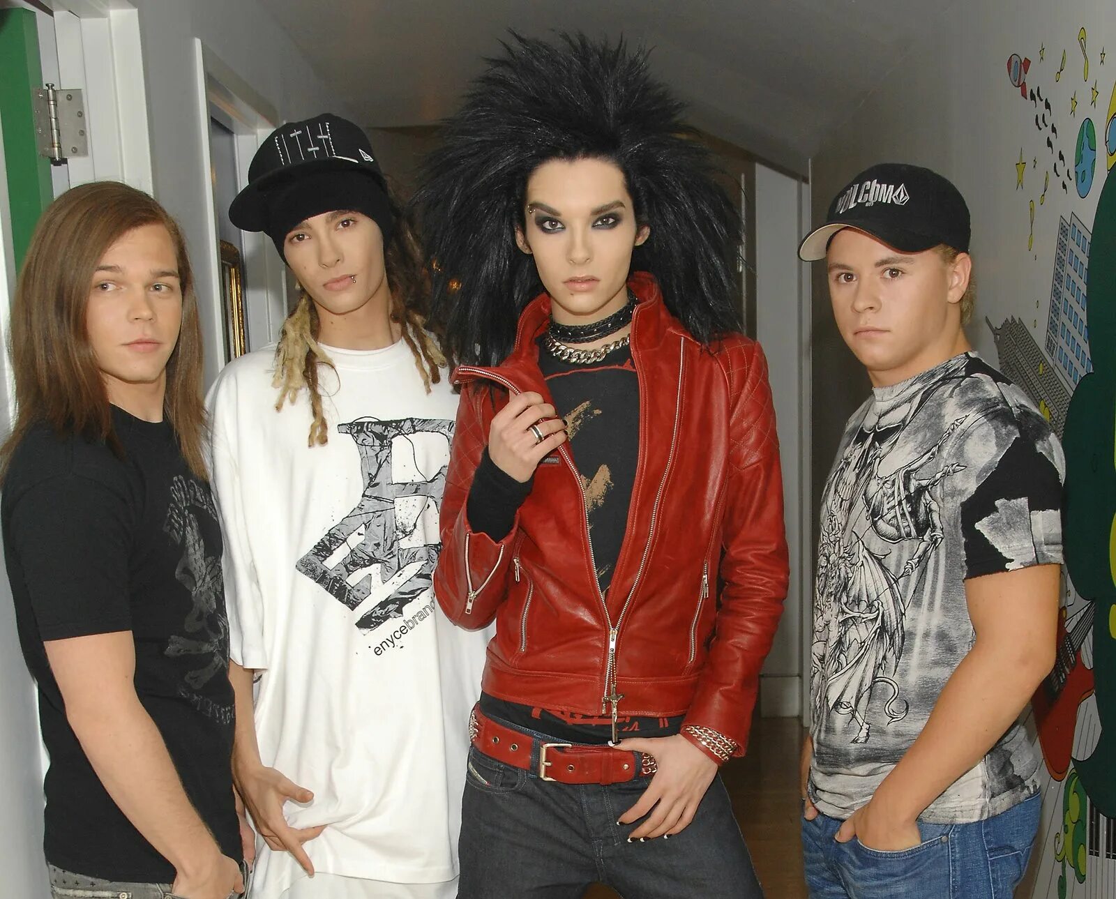 Группа б 2008. Tokio Hotel 19.02.2008. Немецкая Молодежная группа Токио хотел. Tokio Hotel 2008. Tokio Hotel 2023.