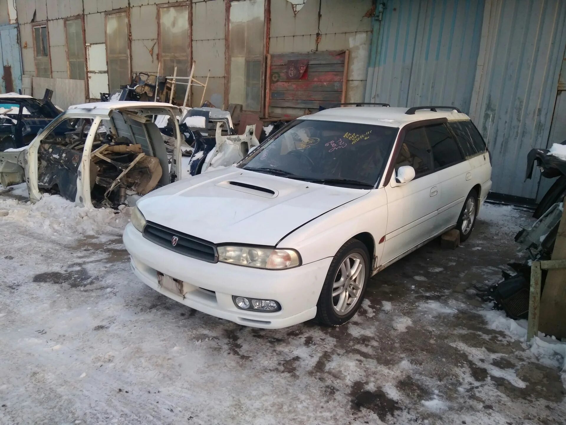 Авторазбор субару. Субару легаси 2. Subaru legacy bh5 1999. Subaru legacy bl накладка на арки. Наклейка i am subarist на форестере sf фотография.