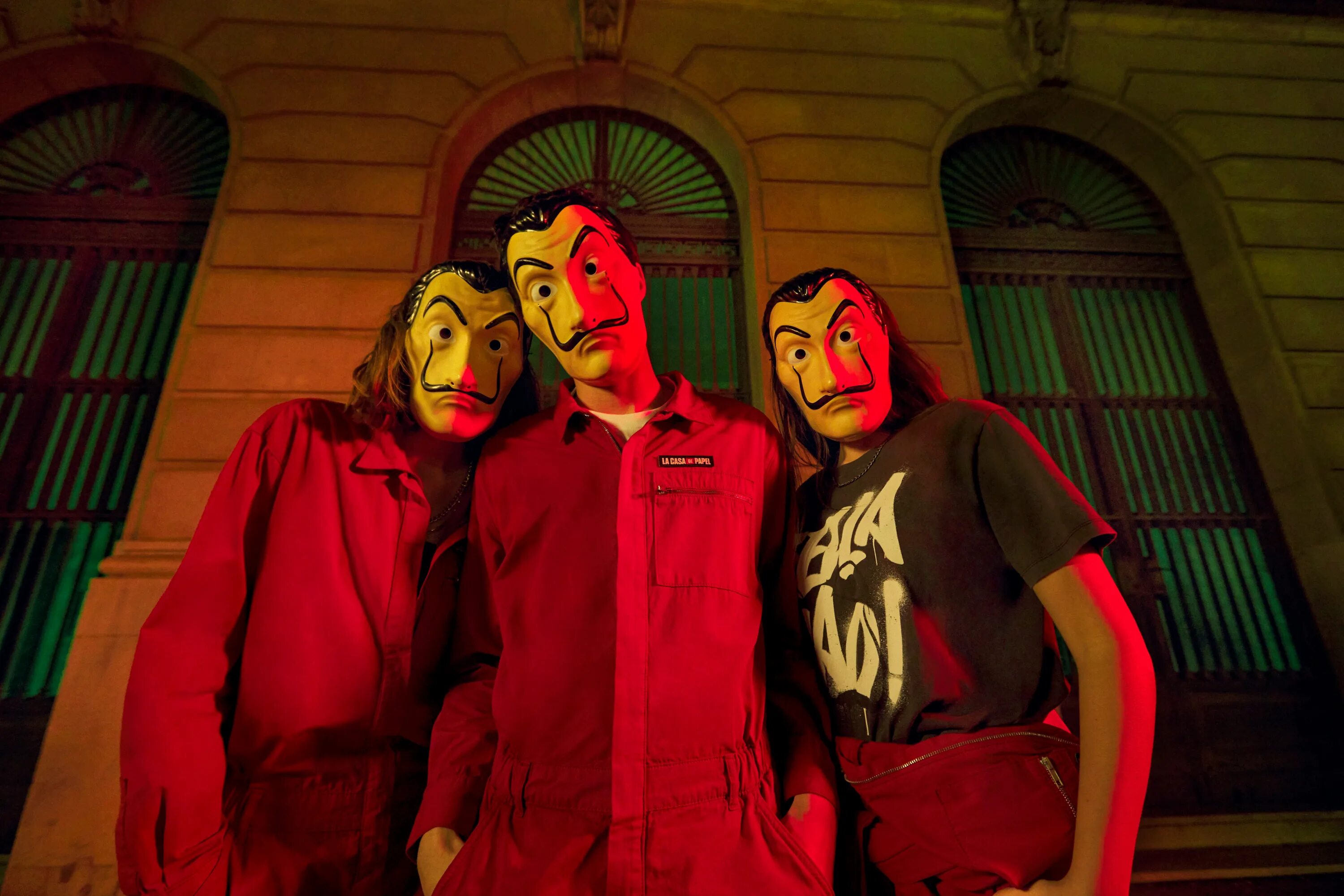 La casa песни. La casa de papel афиша. La casa песни. Бумажный дом / money heist. Бумажный дом минималистичный постер.