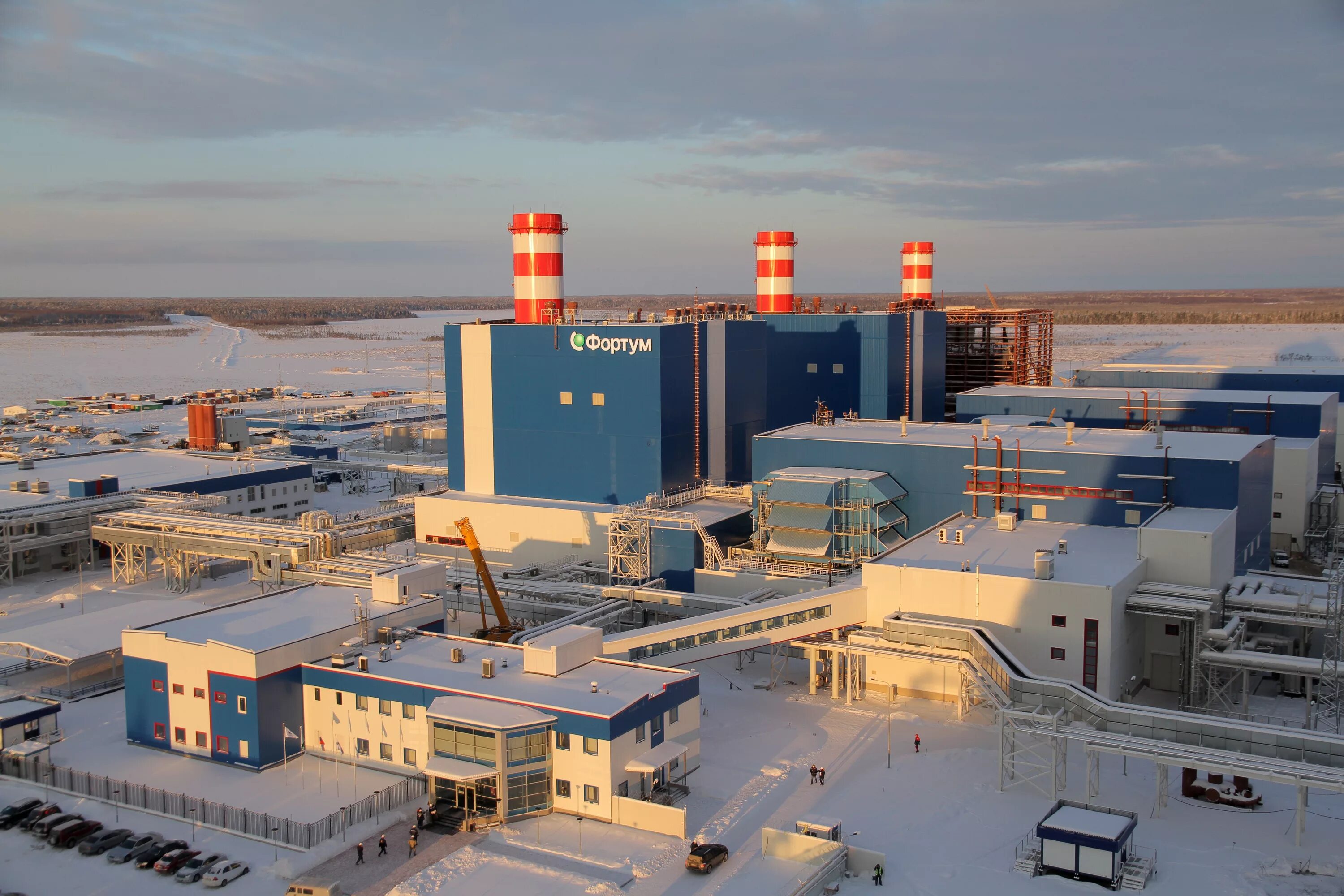 Югра плит, югорск. Нефтегазовая компании ханты-мансийск. Газоперерабатывающий завод ханты мансийск. Мортка хмао мдф. Нефтегазодобывающий комплекс хмао югра.