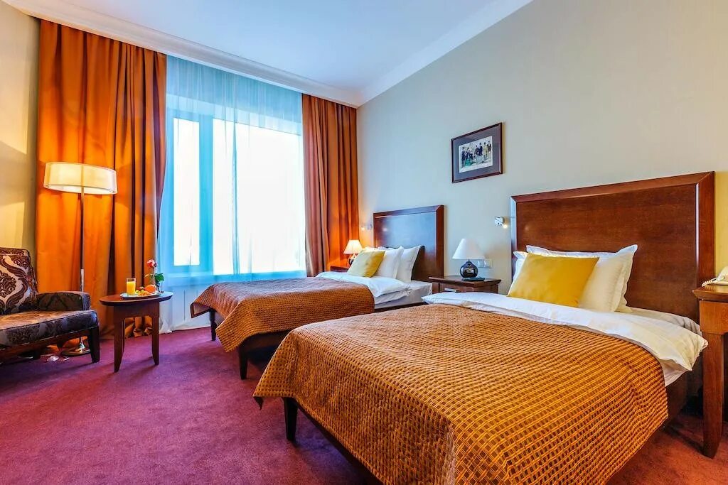 Плаза номер телефона. Отель crowne plaza москва. Гостиница plaza липецк. Отель райкин плаза москва. Pontos plaza (понтос плаза) 5*.