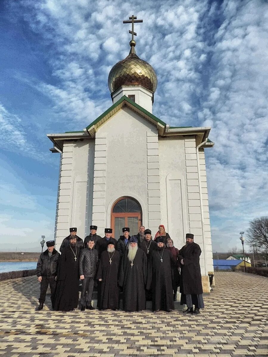 Храм Ставропольский край Новоселицкий район. Престольный праздник храма святителя Николая Чудотворца Пятигорск. Храм села Новоселицкое Ставропольского. Ставропольский край село Новоселицкое Казачья Церковь.