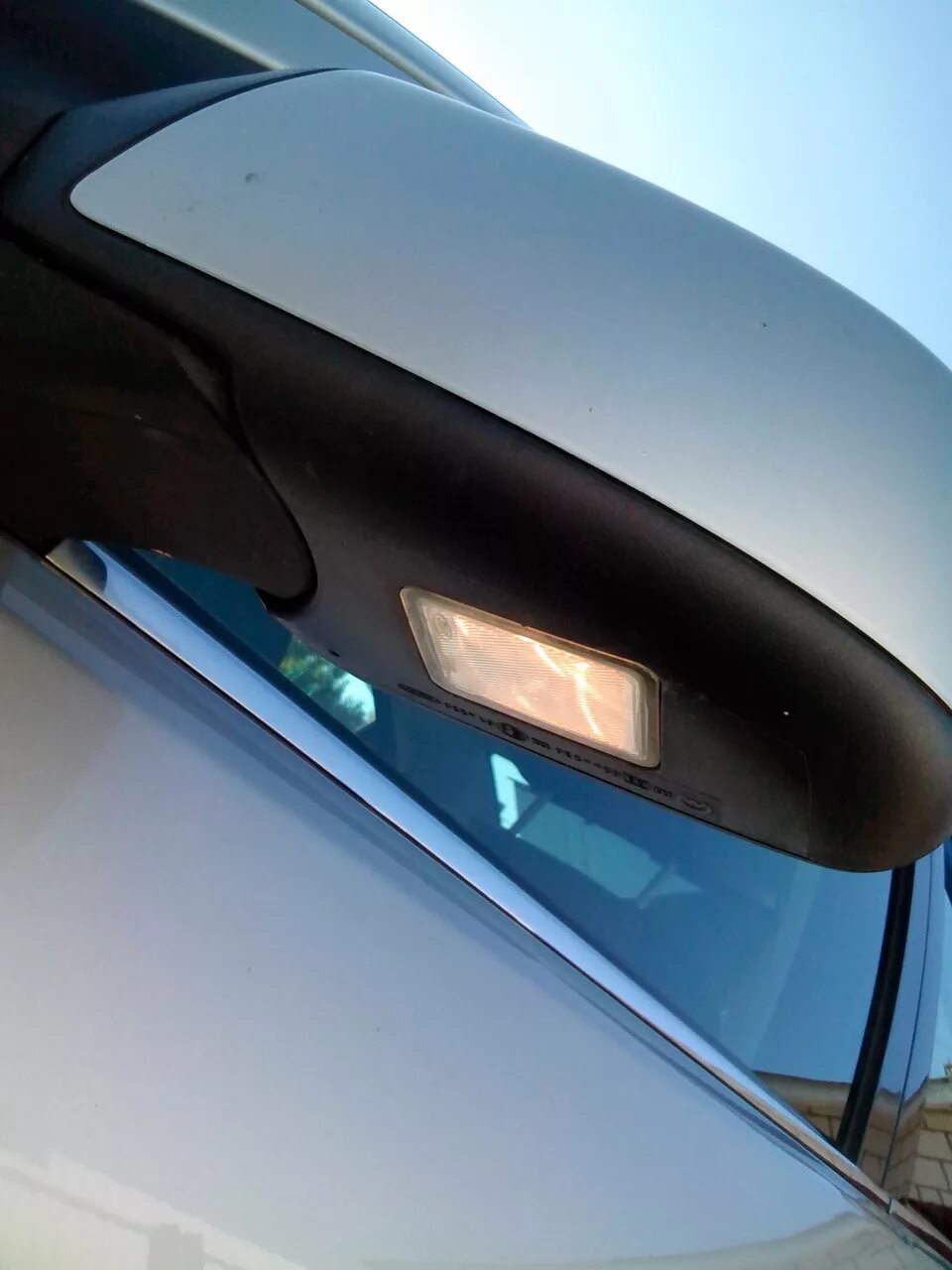 Зеркала форд куга. Подсветка зеркал Форд Мондео 3. Подсветка в зеркалах Мондео 3. Форд Мондео 3 зеркало заднего.