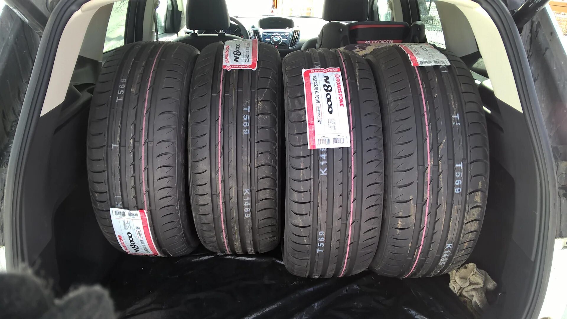 Nexen r18 лето. Nexen n8000 235/60 r18. 215/50 R17 Roadstone n8000 XL 95w. Шины 235/50 r18 Bars uz310 101w. Летняя резина Форд Куга.