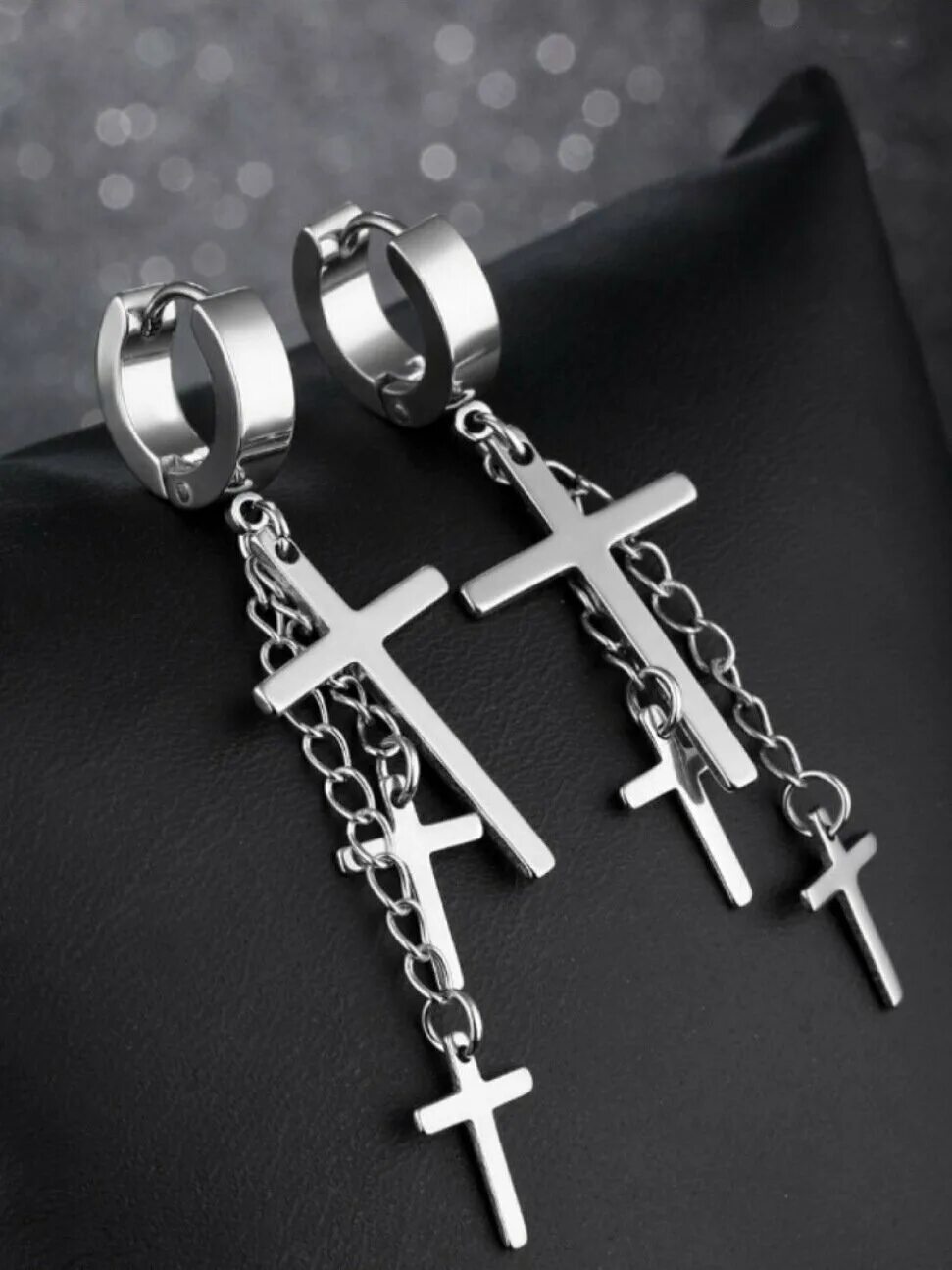 клипсы для ушей с цепочкой. сережка крестик с цепочкой. серьги кресты с цепочкой. серьги-крестики. сережка крестик с цепочкой.