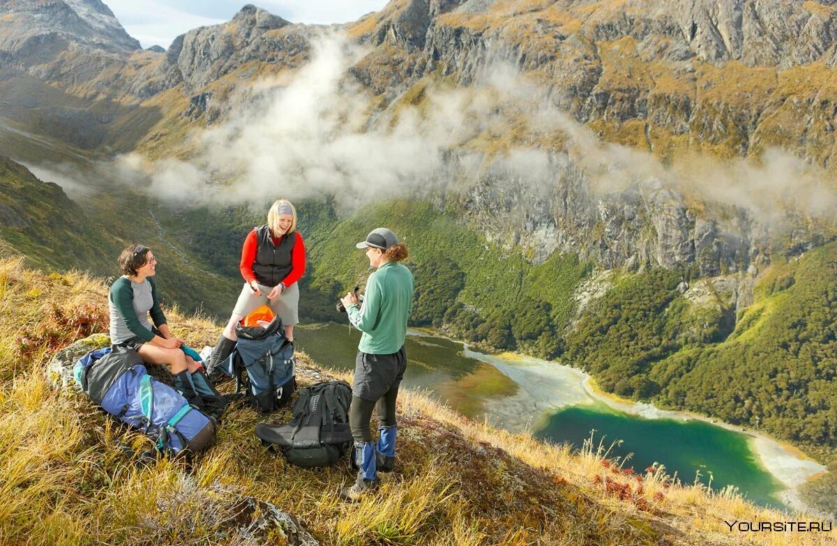 Поход активный отдых. Новая Зеландия экотуризм. Туристская тропа новая Зеландия. Треккинг-прогулки Татев. Поход в горы.