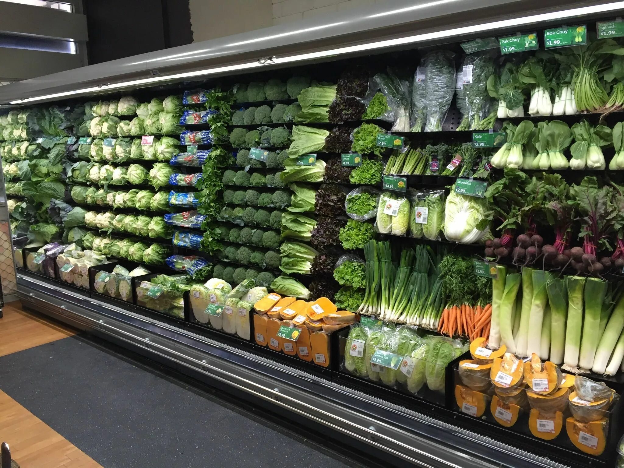 Pin on Nápady do záhrady Fruit and veg shop, Supermarket design, Vegetable shop