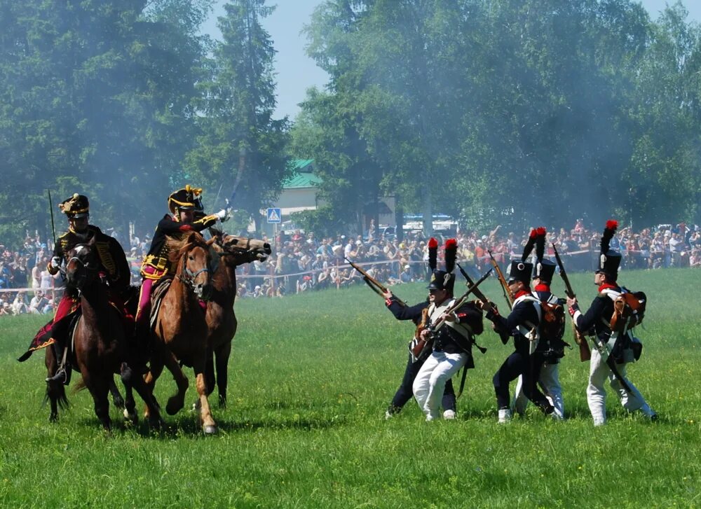 Фото battles. Бородинское сражение гусары. Реконструкция Бородино гусары Франции. Гусары реконструкция Бородинского сражения. Бородино 2022 реконструкции.