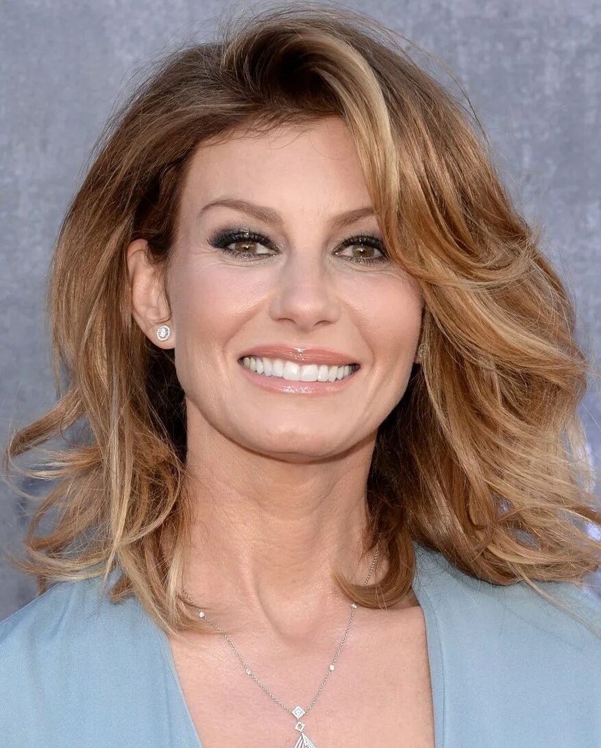 Цвет волос для женщин 40 лет. Какой цвет волос молодит после 40. Стрижка каскад на средние волнистые волосы. Какой цвет волос молодит после 40. Какой цвет волос молодит после 40.