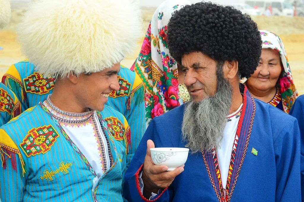 Этрек Туркмения. Туркмения люди. Люди из Туркмении. Туркменистан оде люди.