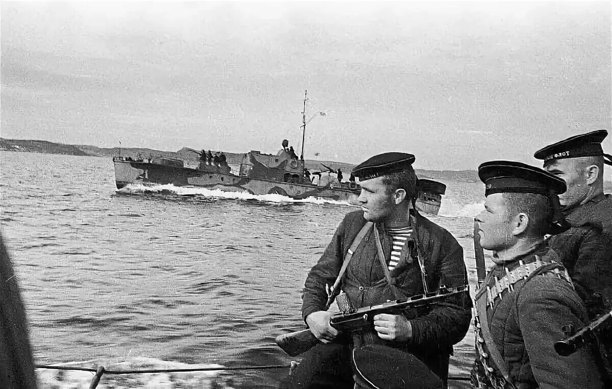 Битва за новороссийск. Морской пехотинец Балтийского флота 1941. Матросы Балтийского флота 1941. Матрос Черноморского флота СССР. Краснофлотцы Великой Отечественной войны.