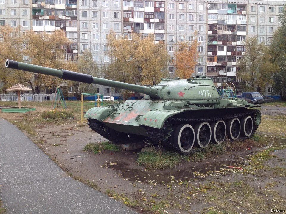 Т-62 Омск. Т34 в Омске во дворе. Танк во дворе Омска. Т62 танк на Украине. Купить танк в омске