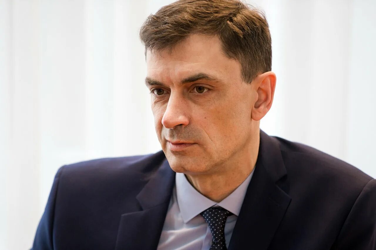 Директор кирпичного. Директор ревдинского кирпичного завода.