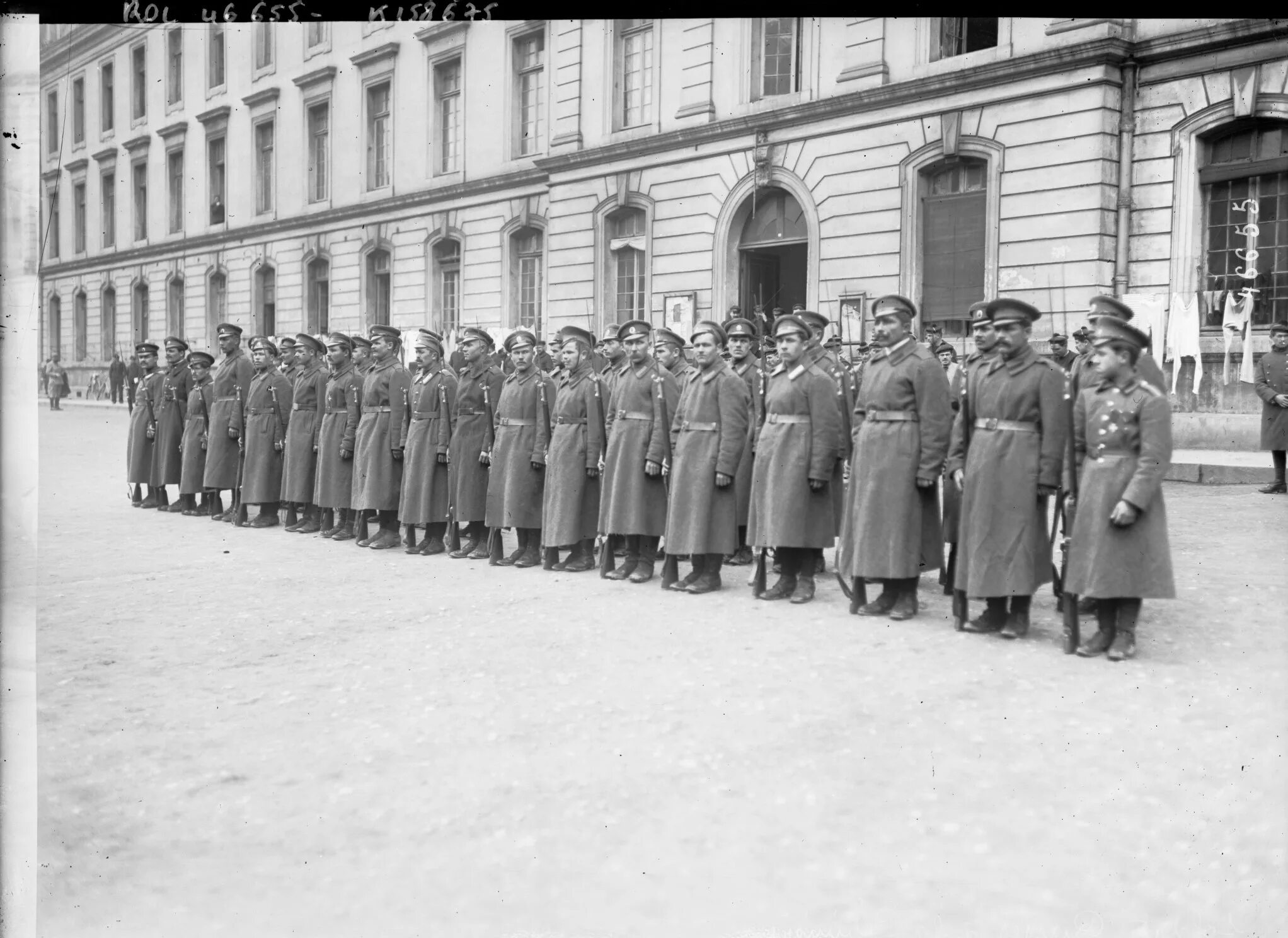 3 российский корпус. Русский экспедиционный корпус во Франции 1916 год. Экспедиционный корпус русской армии во Франции 1916-1918. Русские солдаты в Париже 1916 год. Русский экспедиционный корпус 1916.