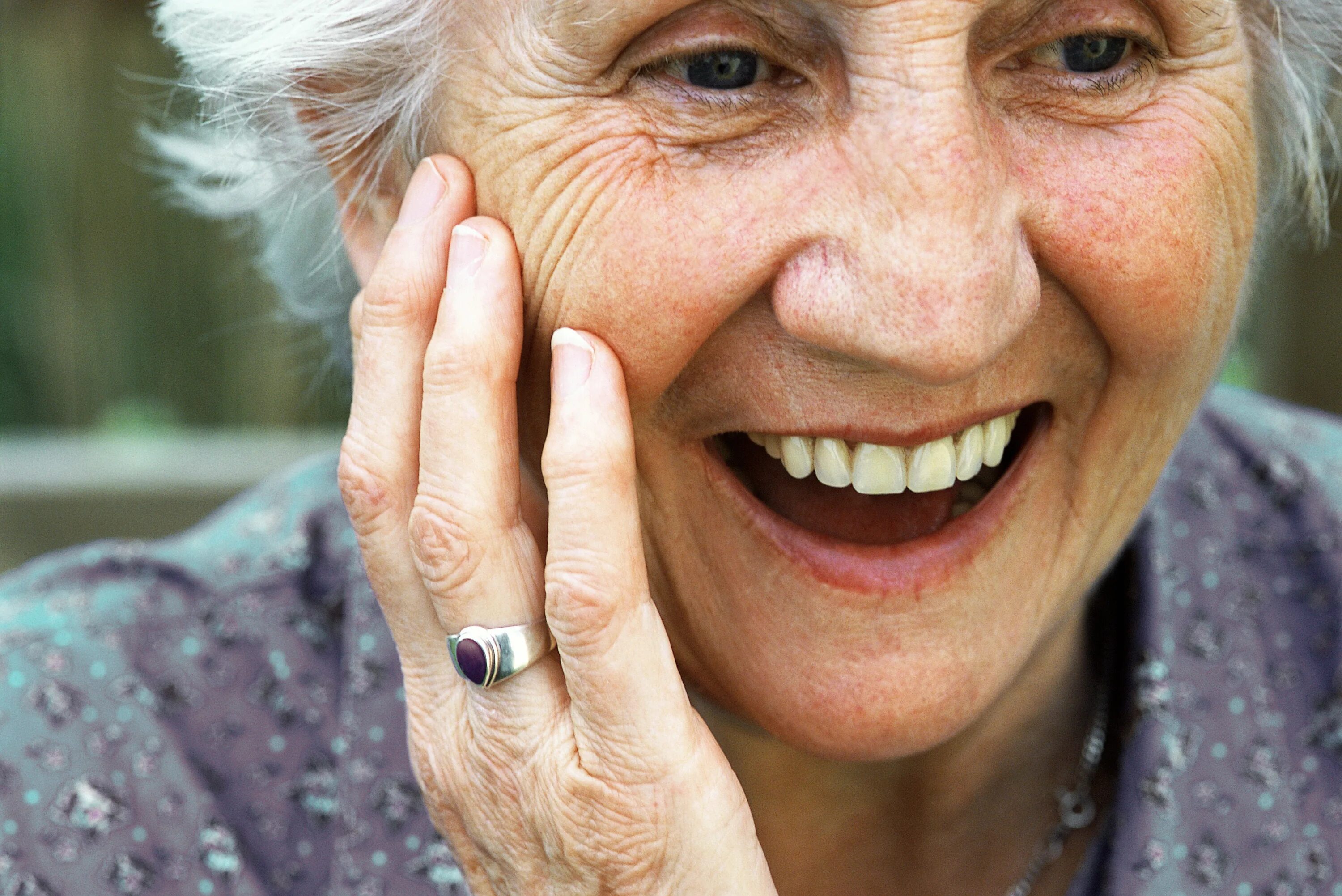 Old woman 18. Люди в возрасте улыбка. Благородная старость. Elderly smiling. Old smile.