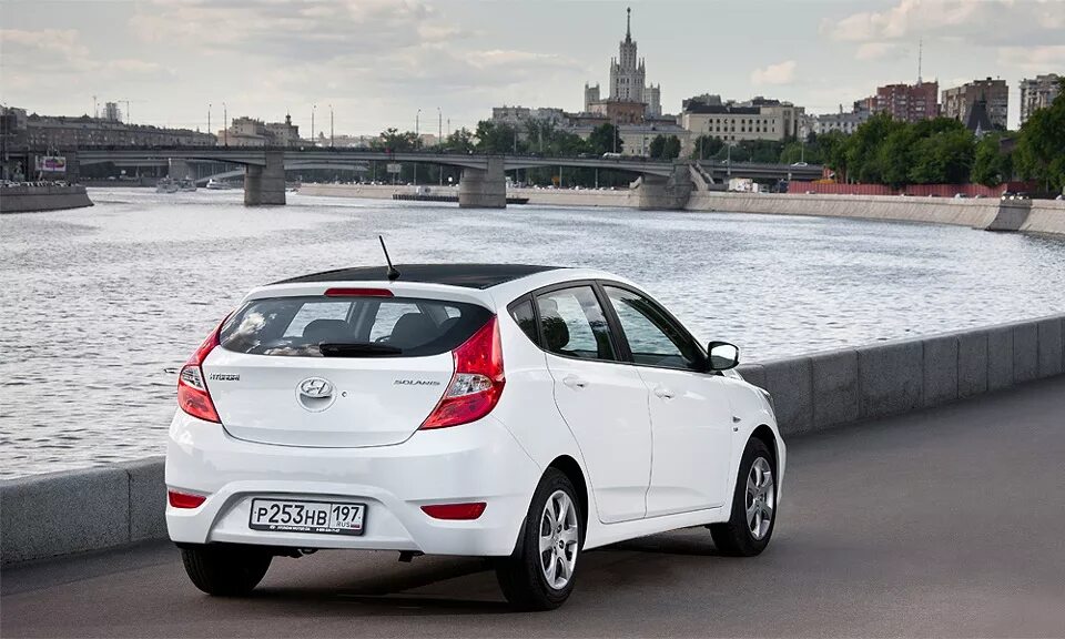 Хендай солярис хэтчбек седан. 4 at хэтчбек белая. Hyundai solaris 1 хэтчбек. Хендай солярис хэтчбек и седан. Хендай солярис хэтчбек 2013.