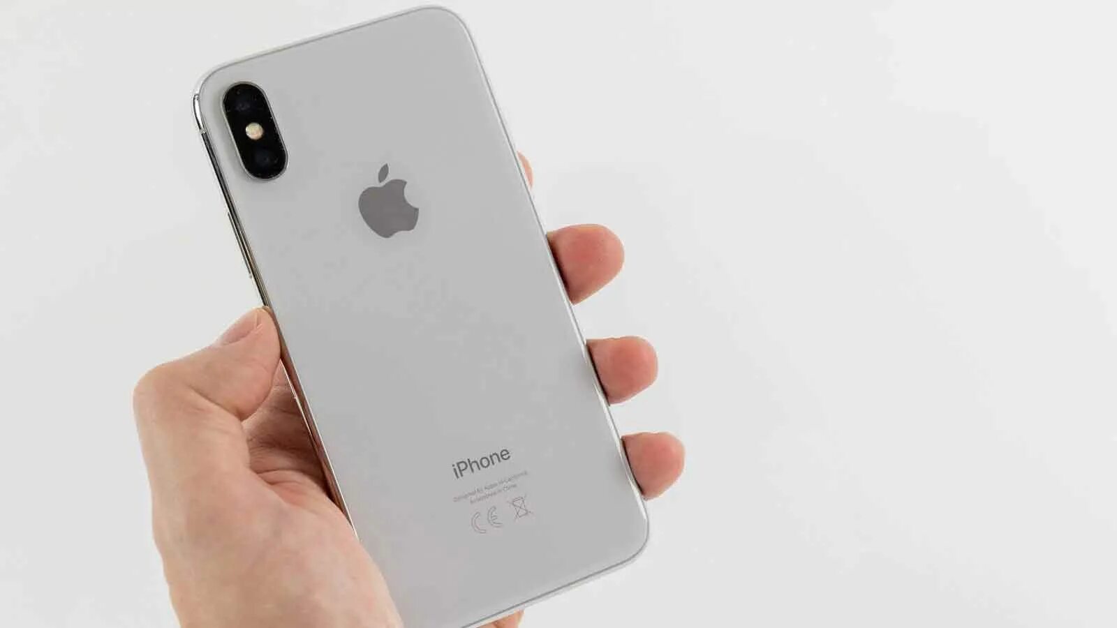 Скачай iphone 13 pro. Военный с айфоном. Андроид в обертке айфона. ايفون x كم الرام ذاكرة 256. ايفون بروماكس PNG.