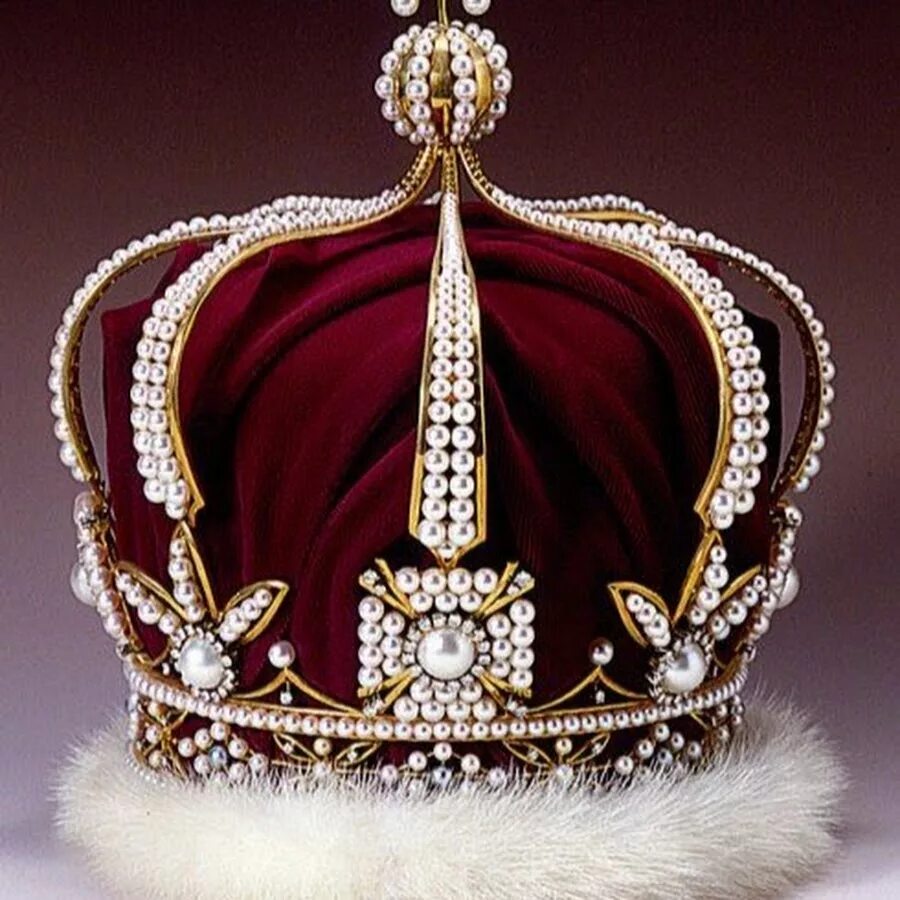 Царские уборы. Корона короля Дании Кристиана IV. 1595. Королевская корона Геншин. Корона императора Франции.