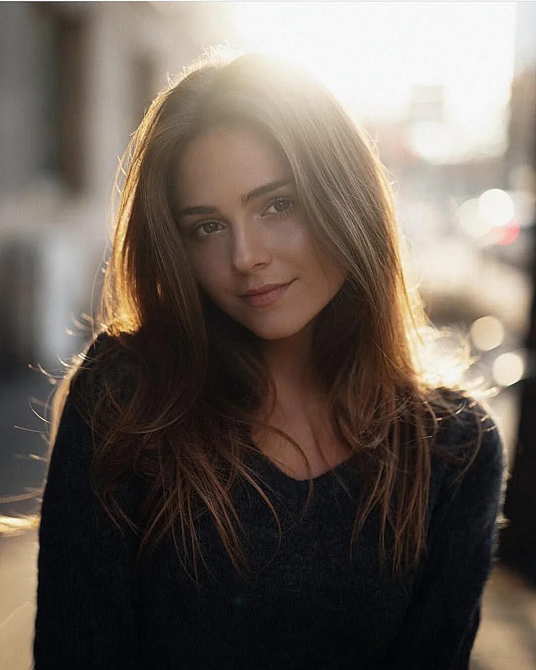 Нормальную красивую. Блондинка. Моника сергеева. Миранда керр ямочки. Обаятельная девушка.