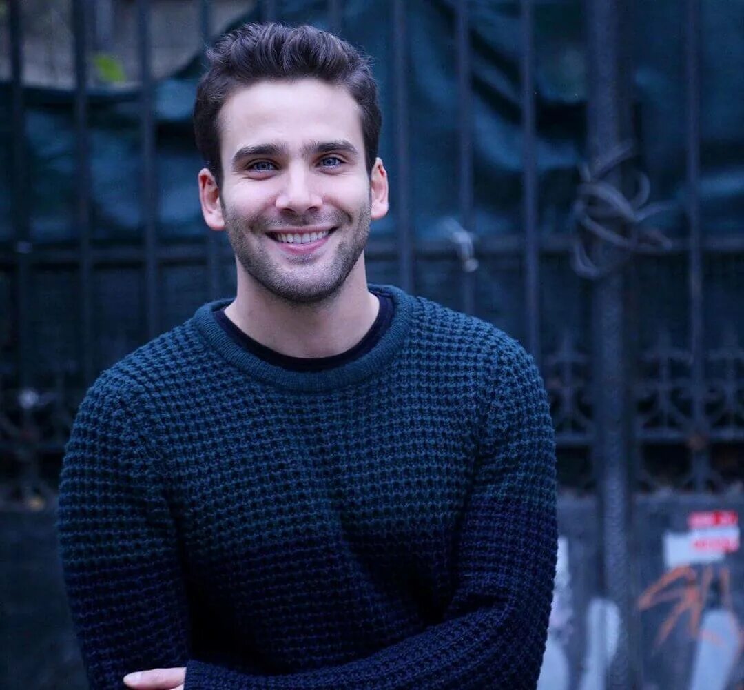 Огузхан карби. Огузхан карби турецкий актёр. Марио касас. Огузхан. Турецкие актеры дорук.