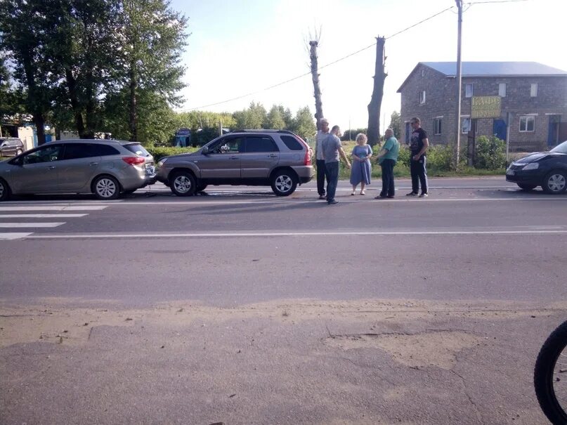 Авария в туле вчера вечером. Аварии новомосковск ул трудовые резервы. Дтп новомосковск тульская. Авария в новомосковске вчера. Трасса тула новомосковск.
