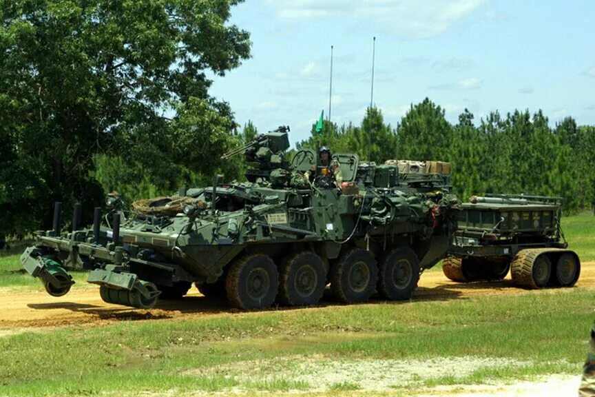 M1132 stryker esv. M1132 stryker. Инженерная машина м1132 страйкер. Инженерная машина м1132 страйкер. М1126 stryker.
