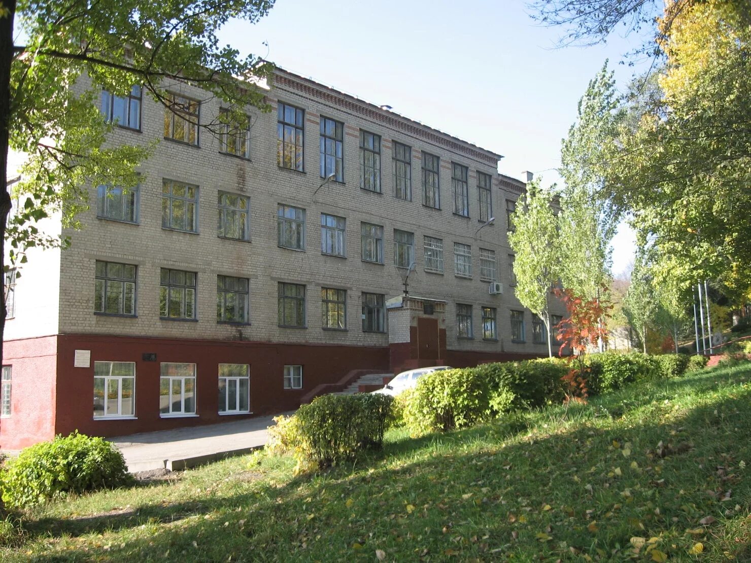 Школа 97 санкт-петербург. Моу сош 97. 128 школа волгоград. Сош 97 саратова. Моу сош 97.