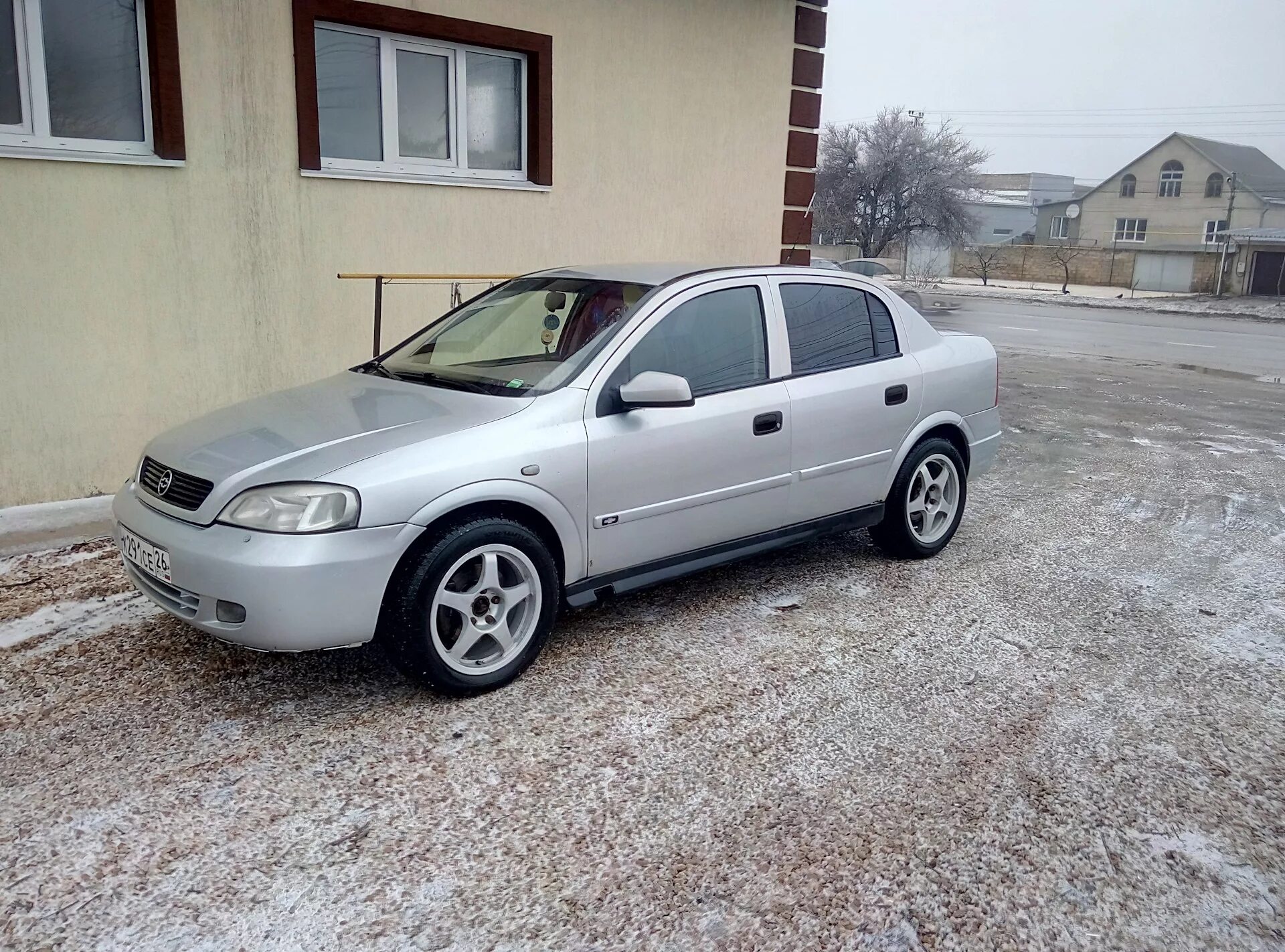 8 с лево. Шины chevrolet viva. Шины chevrolet viva. Шины chevrolet viva. Шевроле вива на 16 колесах.