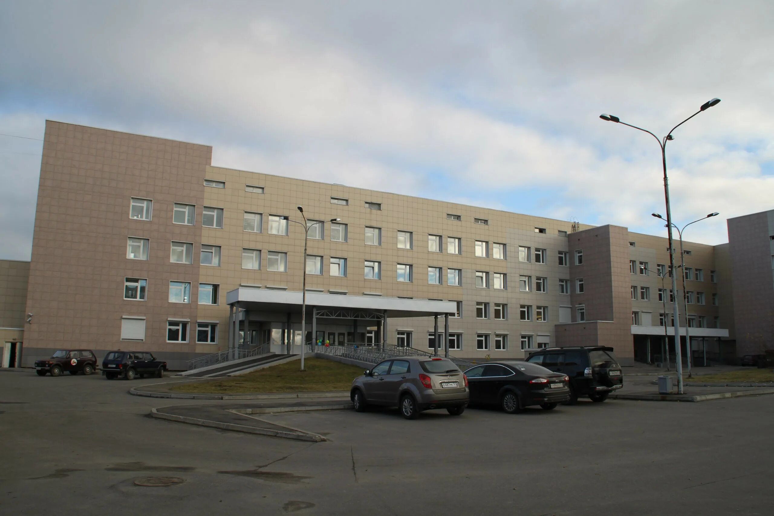Перинатальный центр мурманск роддом. Лобова 8 перинатальный центр. Роддом 1 мурманск. Перинатальный центр мурманск 2022. Мурманский перинатальный центр.