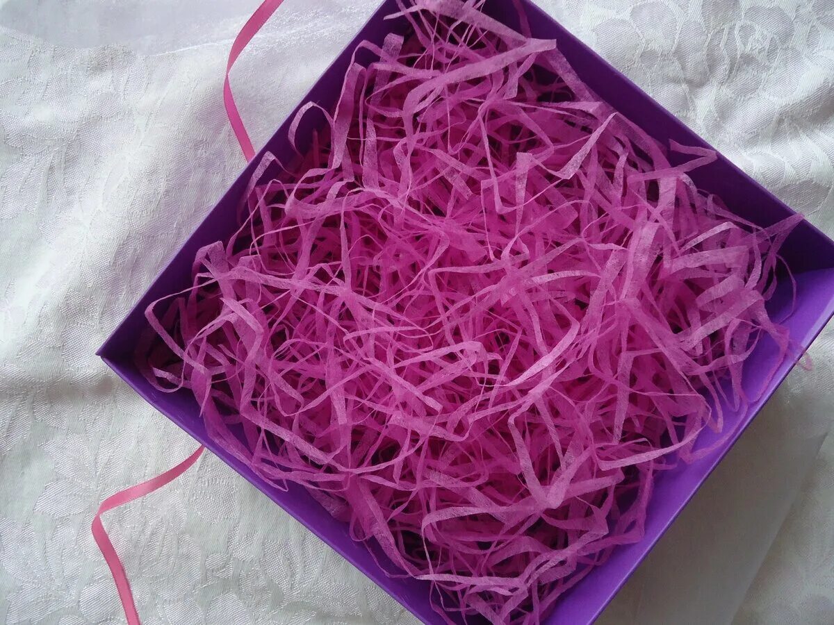 Как сделать наполнитель для коробок своими руками. Наполнитель для подарочных коробок. нарезанная бумага для подарков. наполнение коробки с подарком. необычные наполнители для подарков.