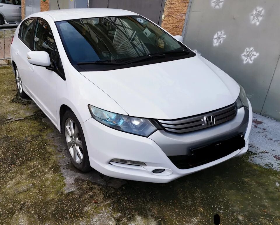 Новых инсайтов. Honda Insight белая. Хонда Инсайт 2009 белая. Honda Insight 2010 белая. Хонда Инсайт 2014 белая.