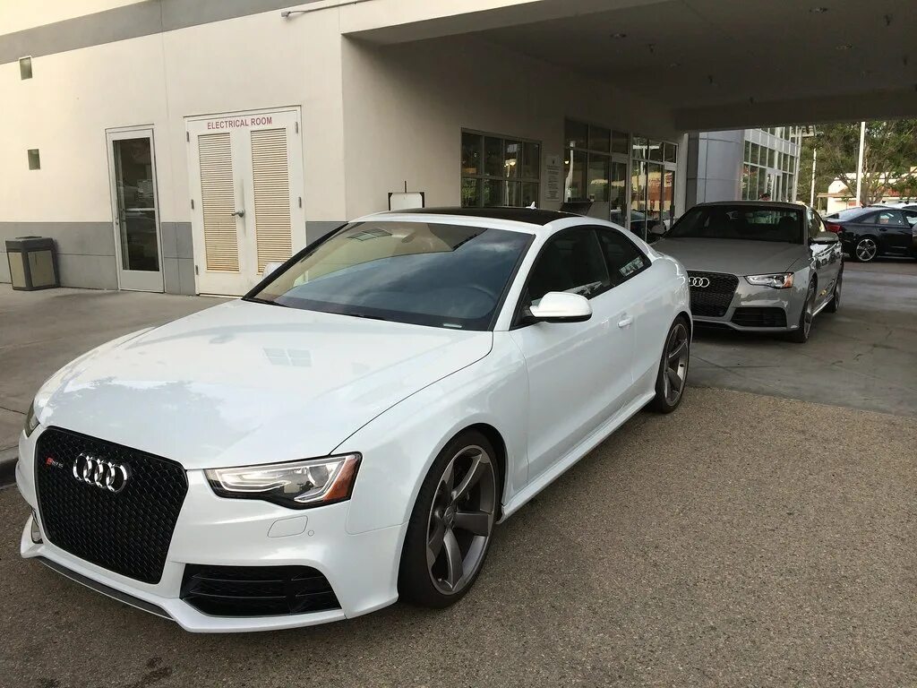 Audi a5 rs5. Ауди rs5 белая. Audi a5 Sportback купе. Ауди а5 купе 2013.