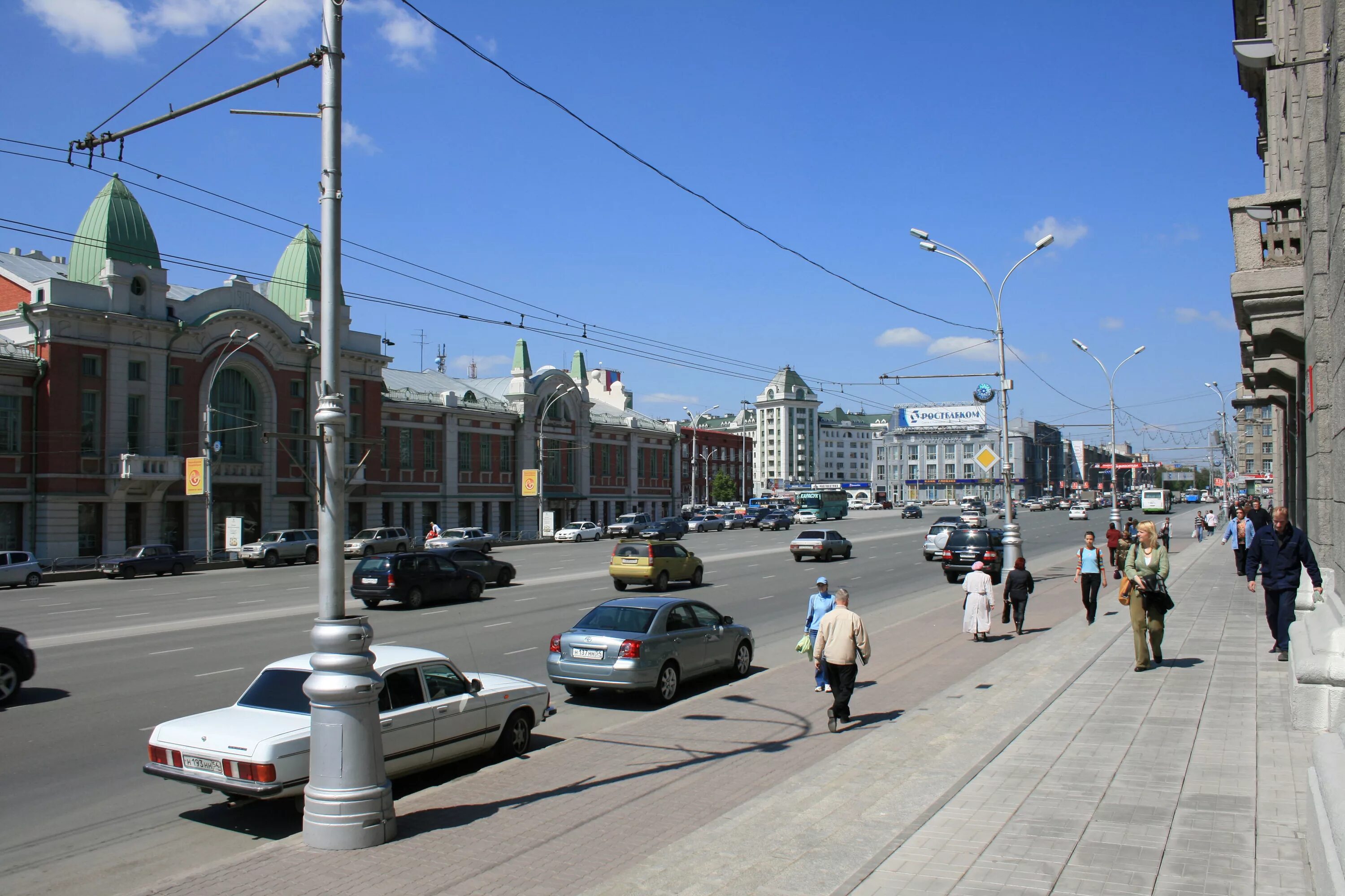 Красный проспект сколько. Красный проспект Новосибирск. Новосибирск. Центр. Красный проспект. Красный проспект площадь Ленина Новосибирск. Новосибирск красный проспект лето.