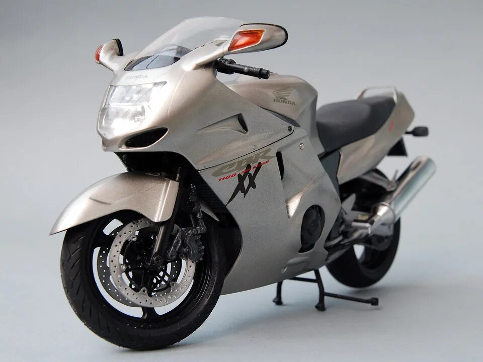 Honda CBR 1100 Blackbird. Honda 1100xx super Blackbird. Tamiya Honda cbr1100xx. Honda cbr1100xx модель Tamiya.