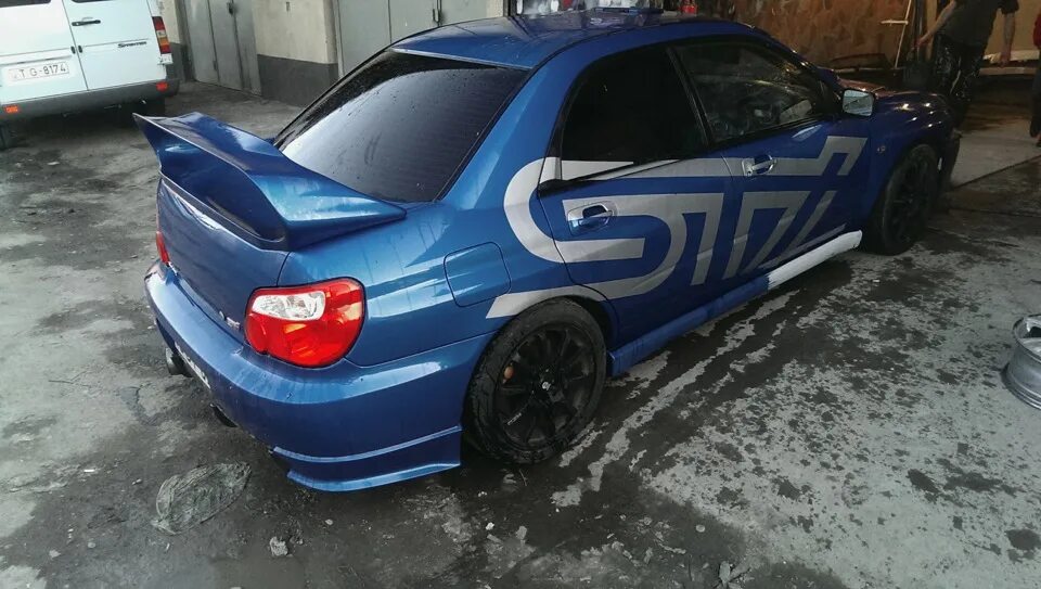 Пороги импреза. Клыки Subaru Impreza WRX STI. Бампер на Субару Импреза 2002. Бампер STI на импрезу gd2. Impreza WRX без порогов.