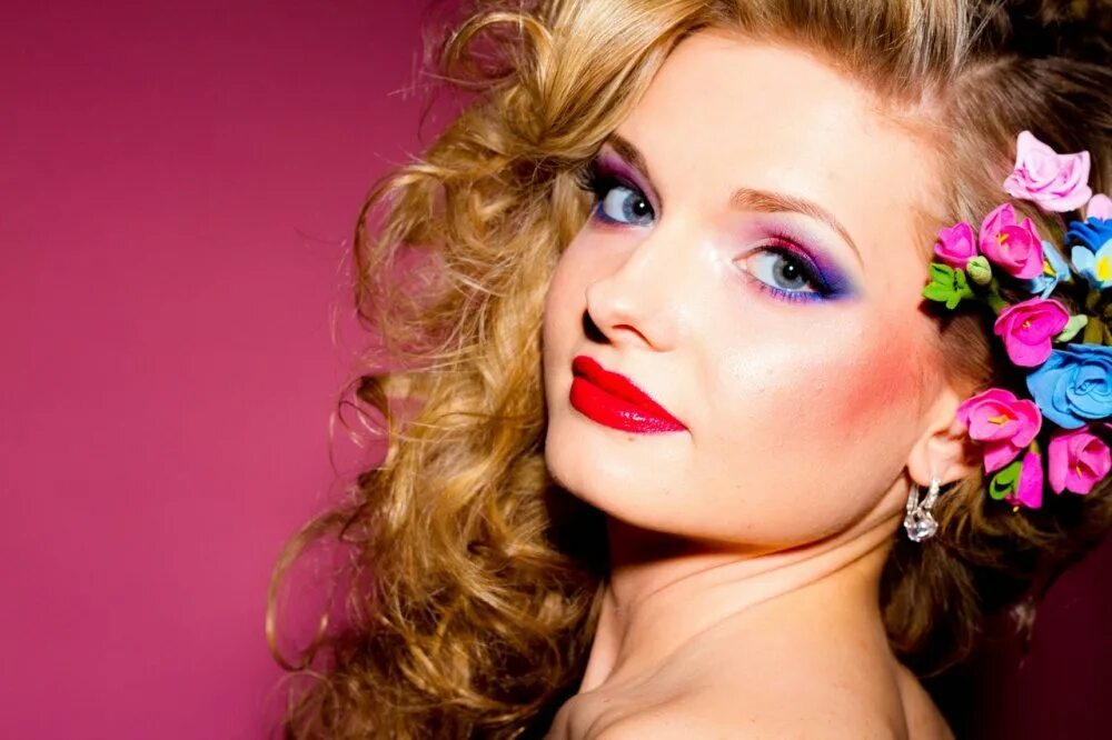 Визажисты мужчины в москве. Макияж москва. Дневной макияж укладка визажист. Макияж москва. Визажист москва.