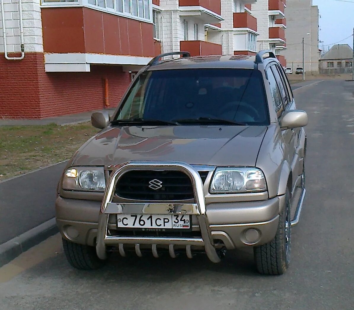 Можно ставить кенгурятник. Suzuki Grand Vitara с кенгурятником. Suzuki Grand Vitara 2004 кенгурятник. Suzuki Grand Vitara 1998. Кенгурятник Suzuki Grand Vitara 1.