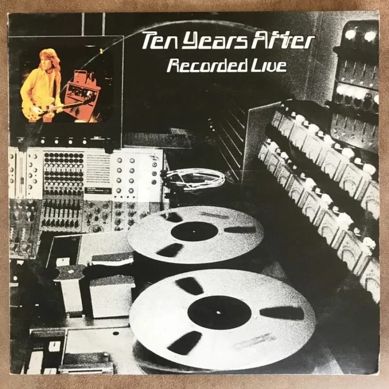 Альбом пластинка шаблон. Def jam рекордс студия. Record an album. Сша, girls rock camp. Vinyl lp.