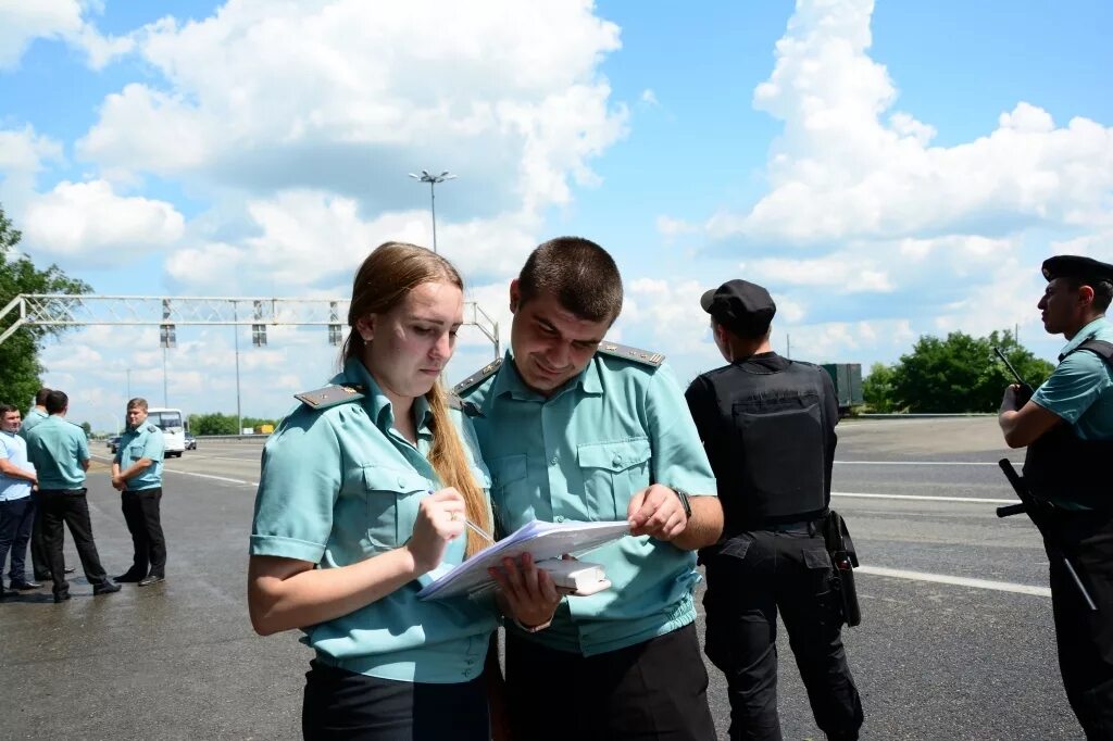 Рейд ГИБДД И приставов. Приставы на дороге. ФССП И ГИБДД. ФССП рейд на дорогах.