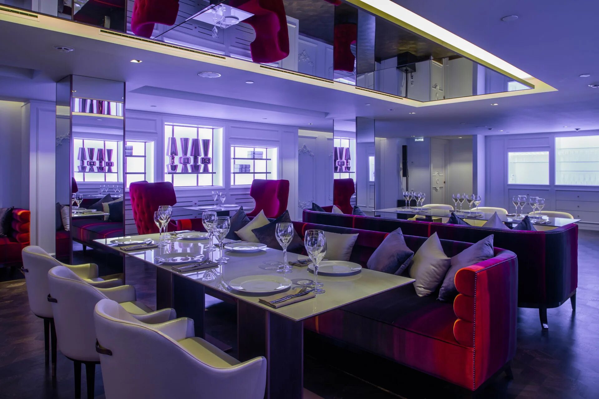 дорогой ресторан. бункер 42 москва ресторан. ресторан спай москоу белорусская москва. ресторан нобу в лос анджелесе. зори бар москва.