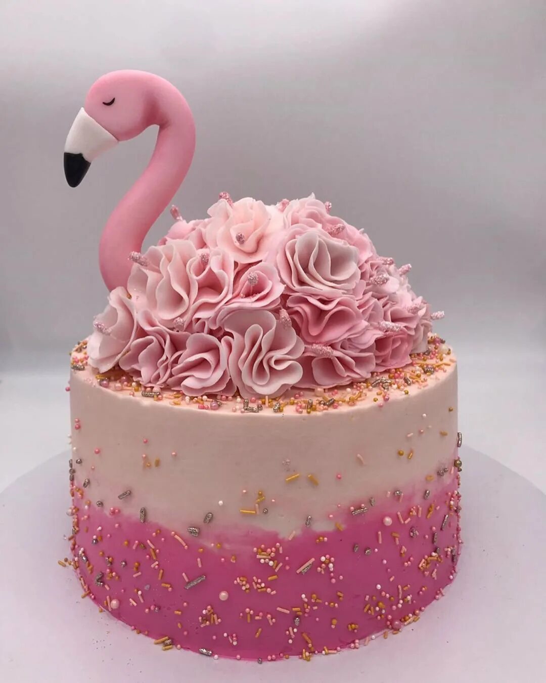 Торт фламинго. Торт Фламинго Кейкс. Торт розовый Фламинго. Торт Фламинго кремовый. Красивый торт с Фламинго.
