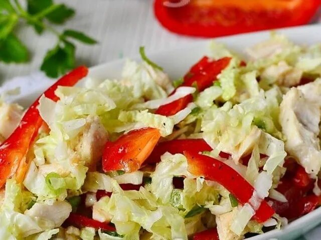 Салат из пекинской капусты с помидорами. Салат из помидор и пекинской капусты рецепт. Салат пекинская капуста огурец помидор. Салат из пекинской капусты. Салат из помидор и пекинской капусты рецепт.