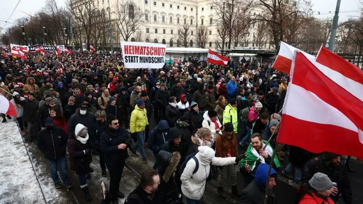 Protest against. Протесты в Вене. Протесты в Австрии. Протесты в Вене 2023. Марш Веной.