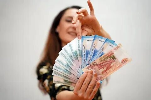 При получении работником зарплаты деньги