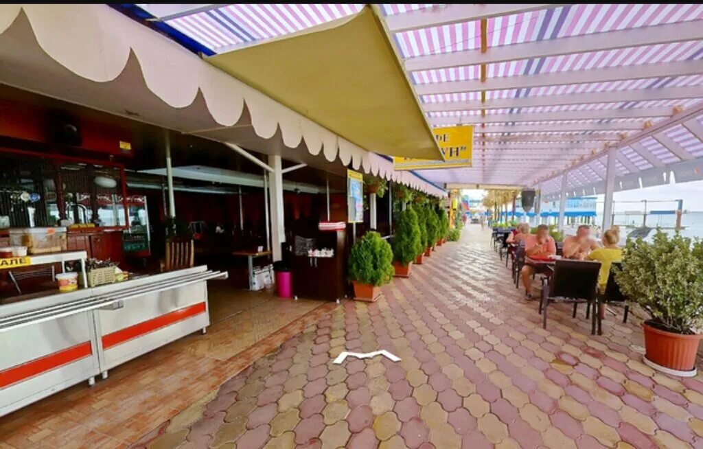 гостиница нептун лазаревское. лазаревское сочи кафе. социалистическая улица лазаревское. лазаревское кафе дельфин. арнамал лазаревское ресторан.