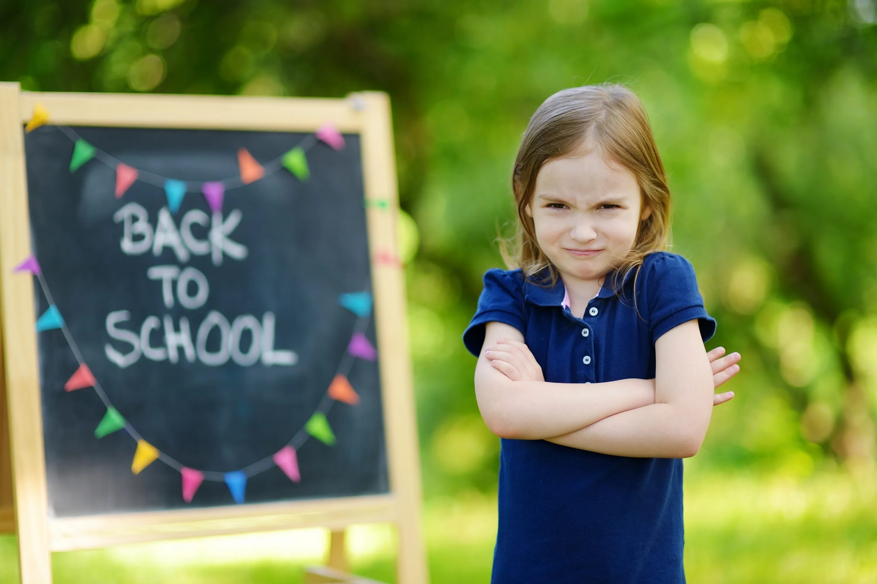 Kids going to school. Back to school картинки. Do you want to school. Табличка back to school. What do you want to be 2 класс.