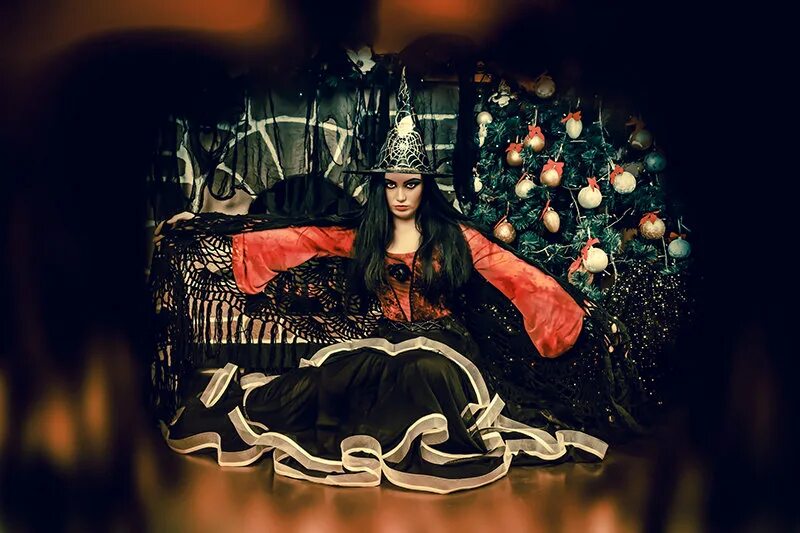 с новым годом ведьмочка. елка ведьмы. с новым годом ведьмочка. ведьмочки. с новым годом ведьмочка.