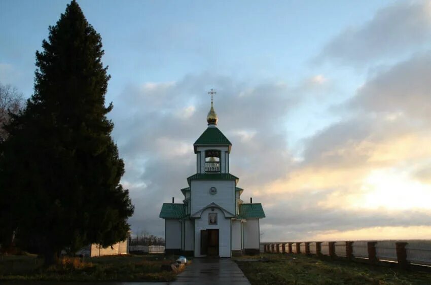 Свято Троицкий храм Спаспоруб. Село Спаспоруб Прилузский район. Республика Коми Прилузский район село Спаспоруб. Свято Троицкий храм Прилузский район. Погода в спаспорубе