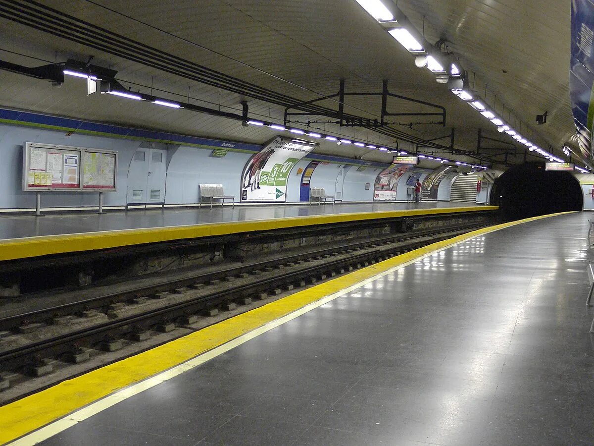 Кольцевая линия метро мадрид. Метро Мадрида. Мадридский метрополитен. Метро в Испании. Метро Мадрида поезда.